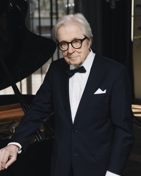 <b>Markku Veijalainen</b><br>Juontaja